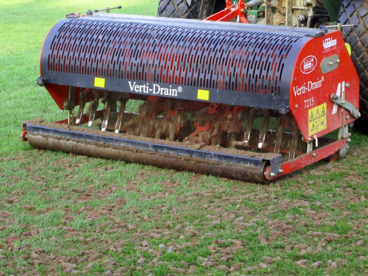 Carrottage pour drainage et aération du sol