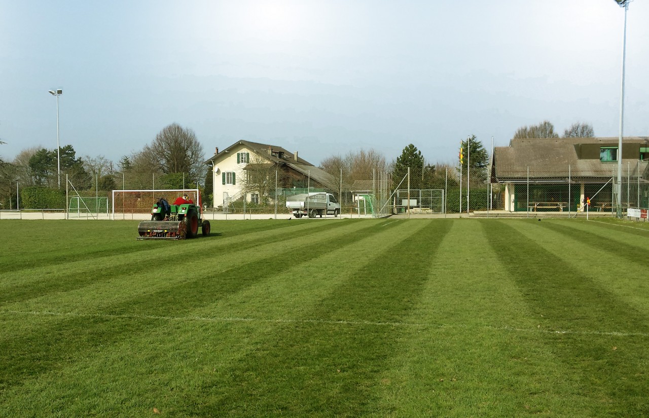 Passage du vertidrain sur le terrain du FC St-Paul